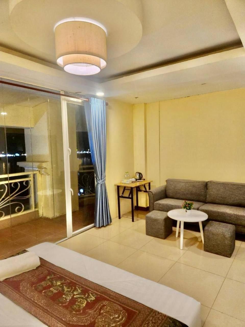 Soma Hotel Phnompen Kültér fotó